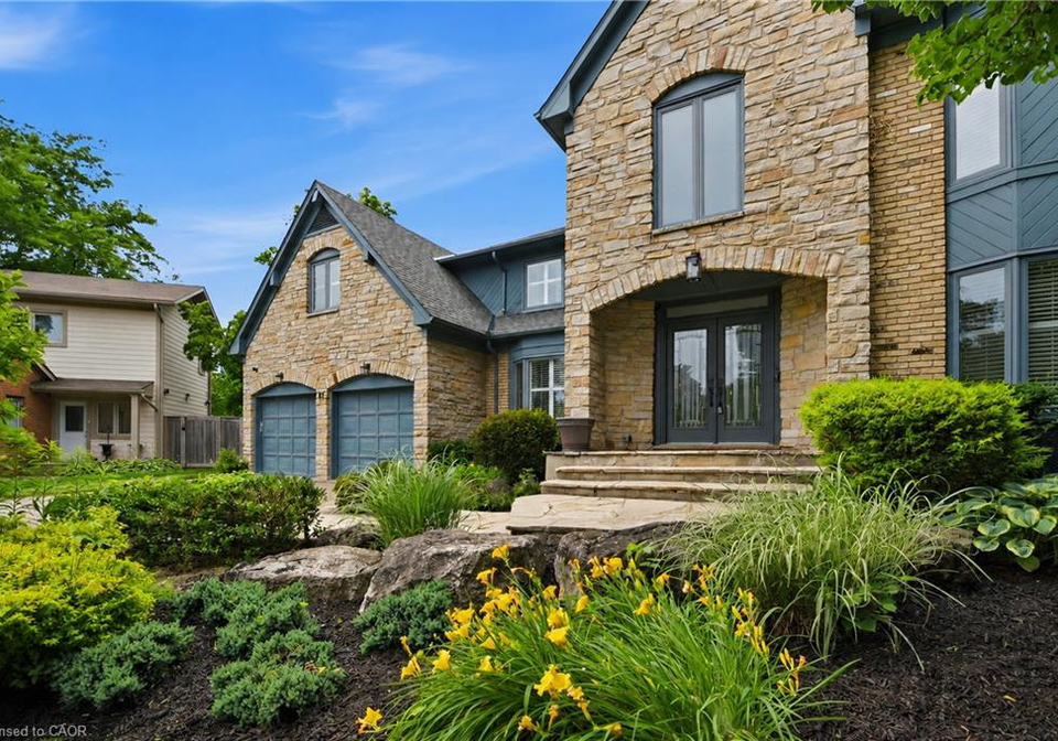 81-flanders-drive-waterdown-ontario-40846843
