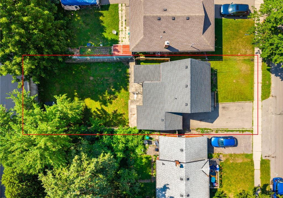 33-belmont-avenue-e-kitchener-ontario-40846874