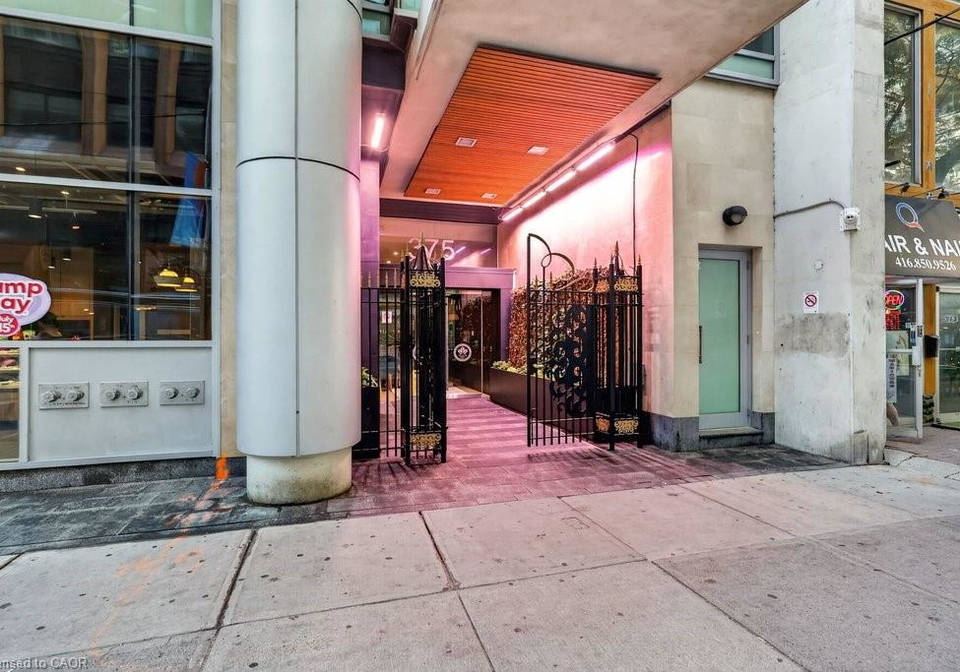 375-king-street-w-toronto-ontario-40846895