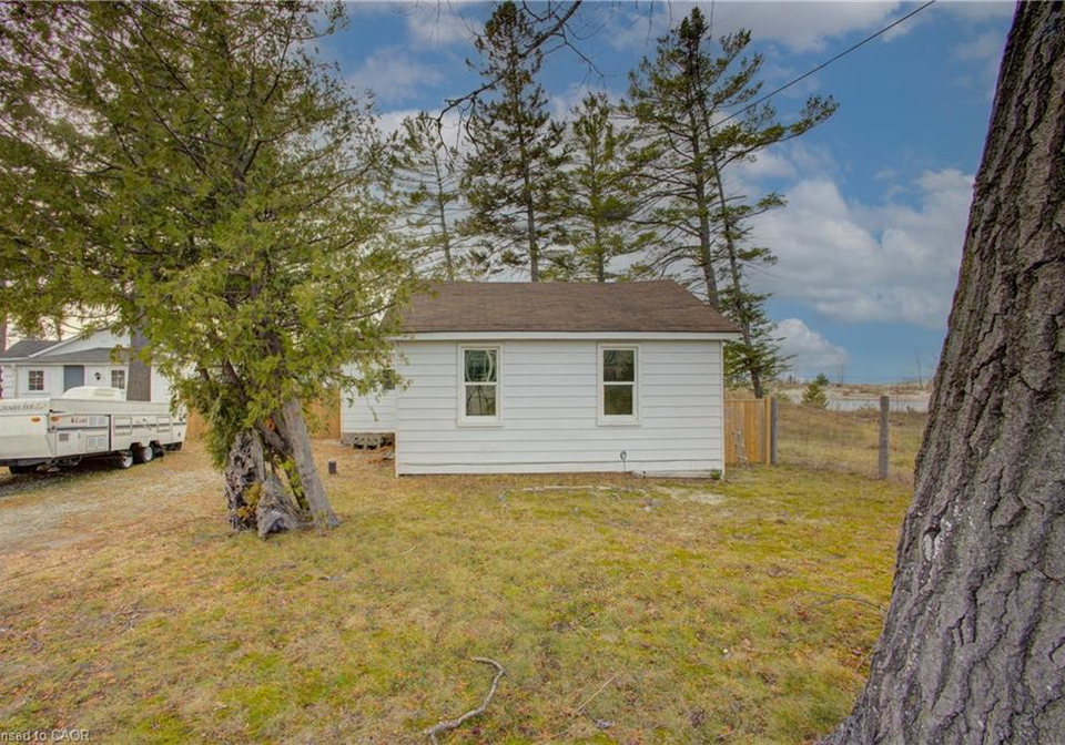 16-zoo-park-road-wasaga-beach-ontario-40846896
