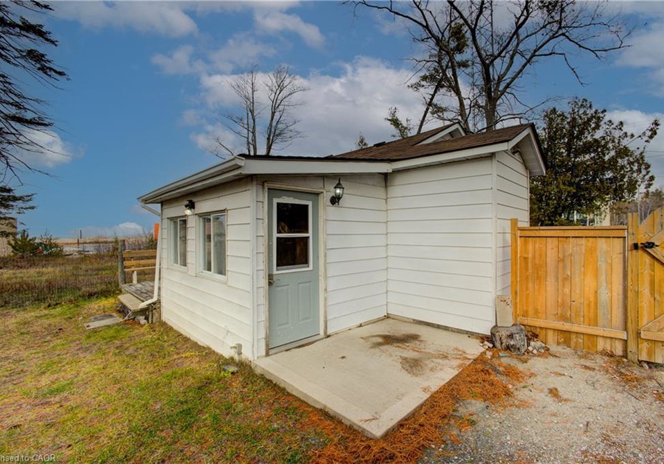 16-zoo-park-road-wasaga-beach-ontario-40846896