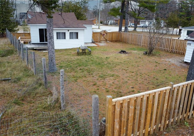 16-zoo-park-road-wasaga-beach-ontario-40846896