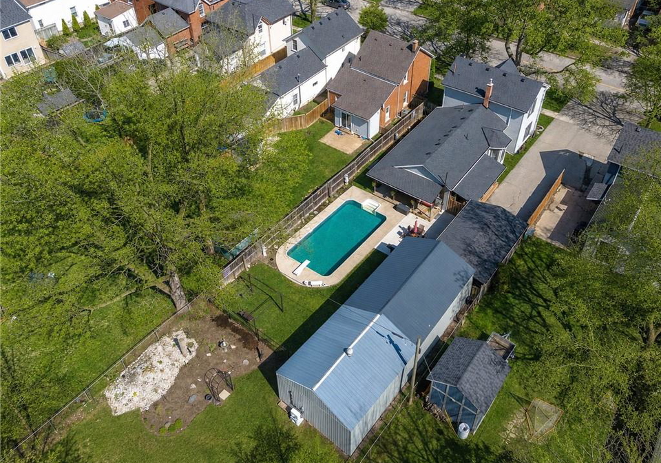 116-eagle-avenue-brantford-ontario-40846902