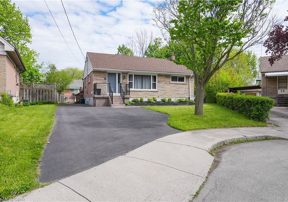 13-beaucourt-place-hamilton-ontario-40846952