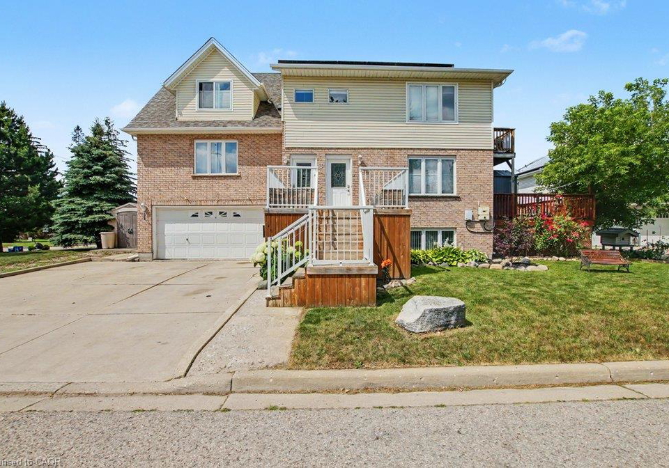 3-colyer-place-kitchener-ontario-40846989