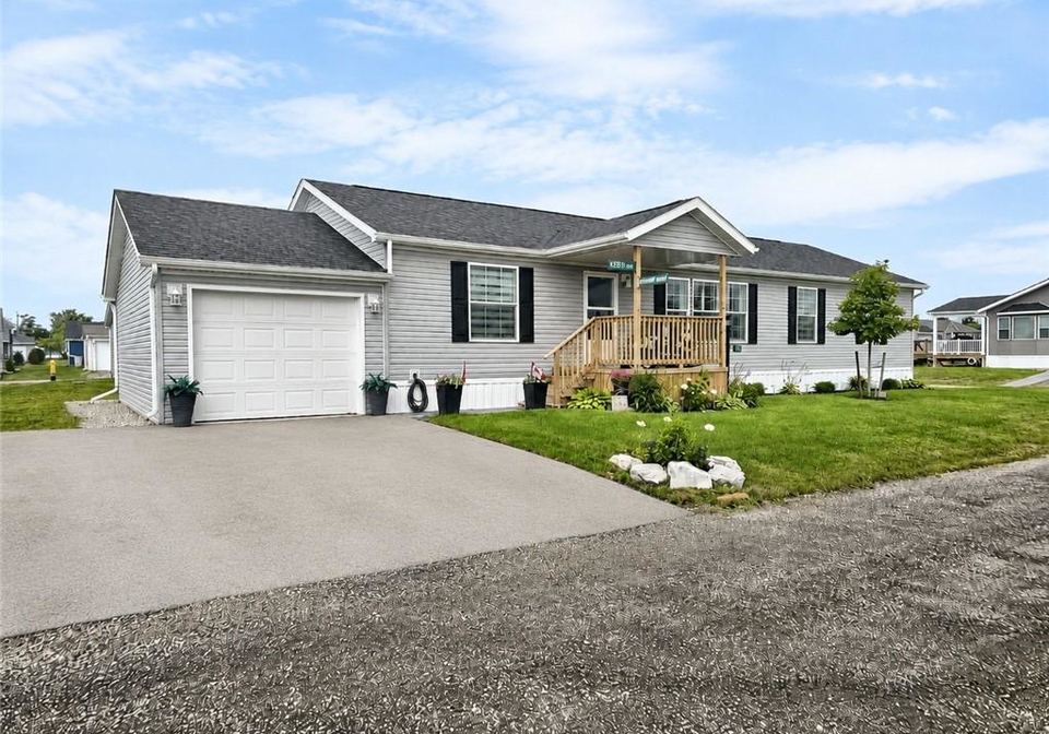 13-hickory-hollow-nanticoke-ontario-40847204