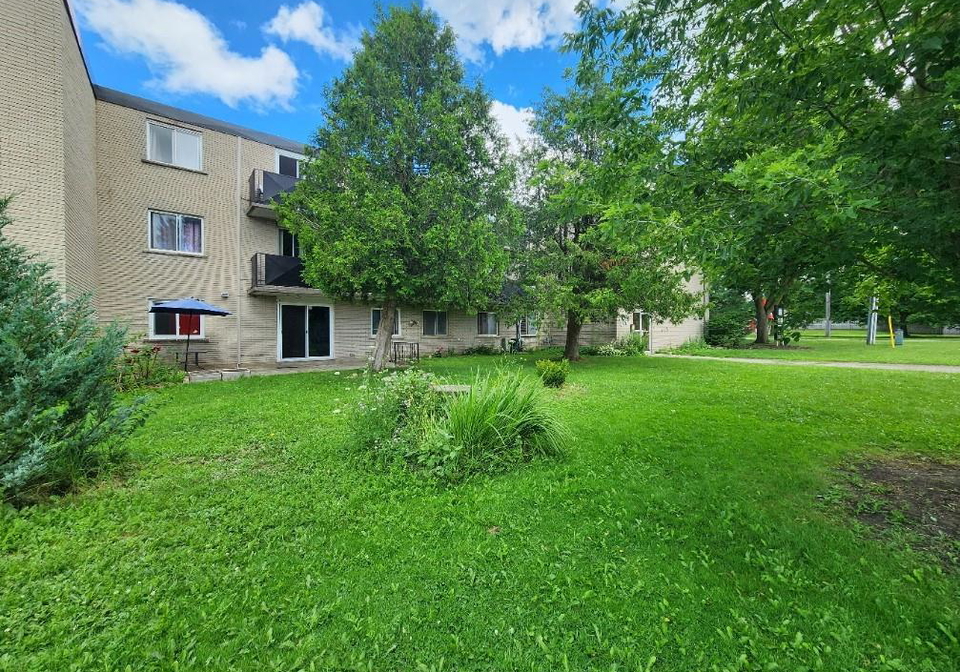 689-barber-avenue-n-listowel-ontario-40847235