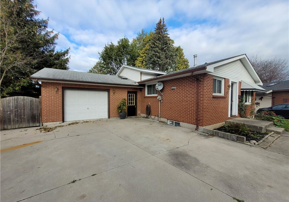 27-toulon-crescent-london-ontario-40847355