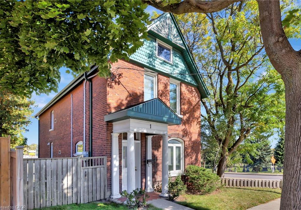 1-upper-terrace-hill-street-brantford-ontario-40847358