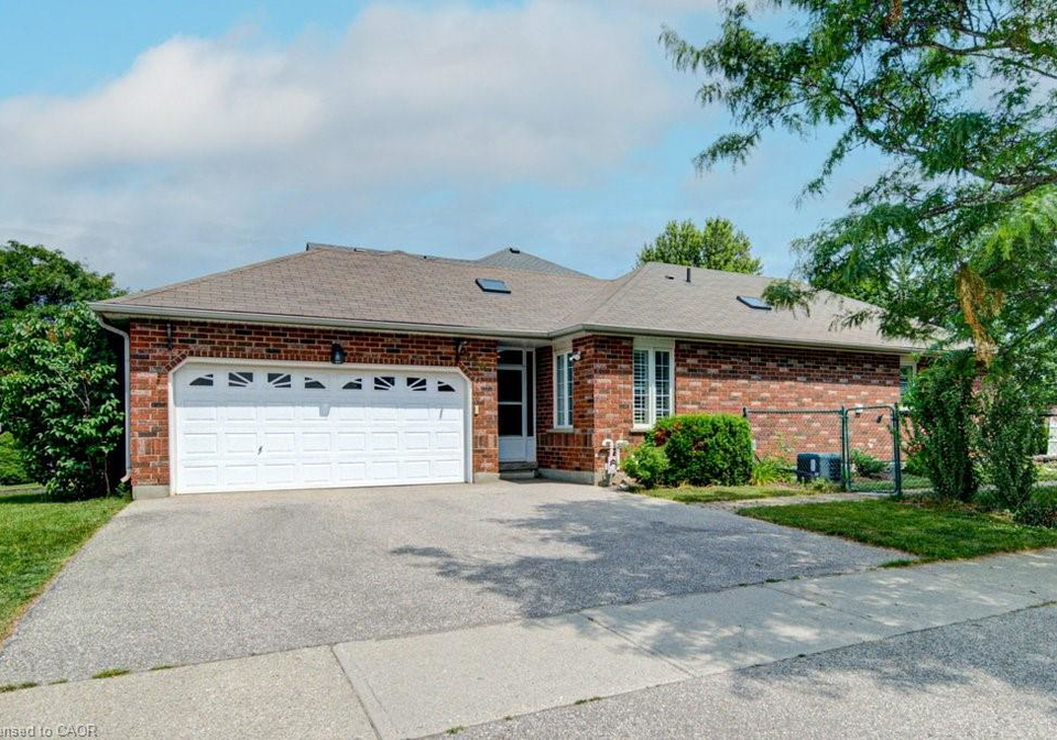 330-lake-louise-boulevard-waterloo-ontario-40847395