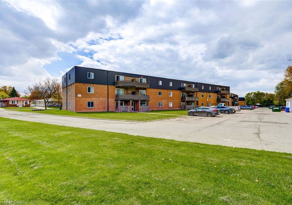 390-admiral-drive-london-ontario-40847436