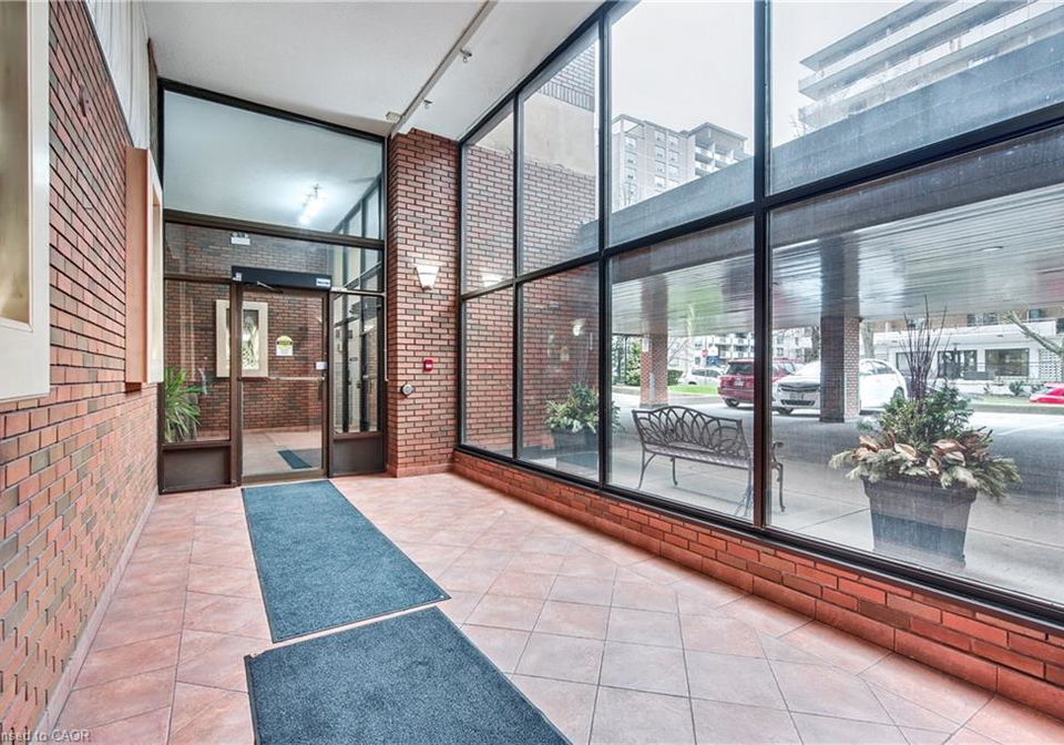 222-jackson-street-w-hamilton-ontario-40847568