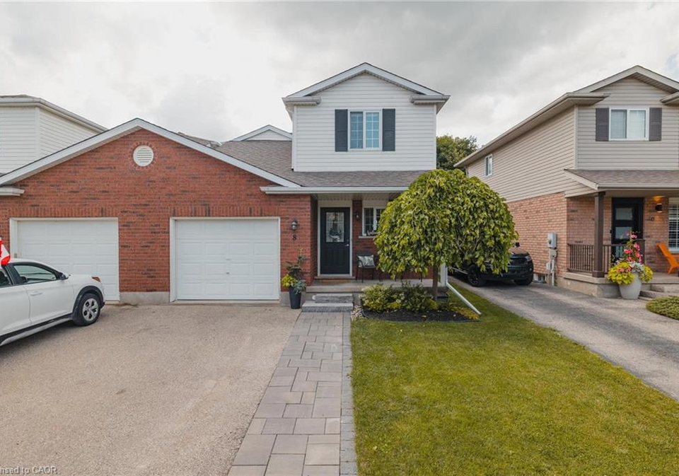 8-bitternut-place-elmira-ontario-40847573