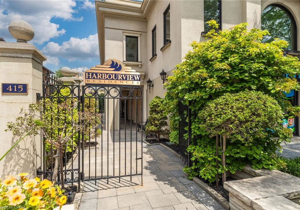 415-locust-street-burlington-ontario-40847626