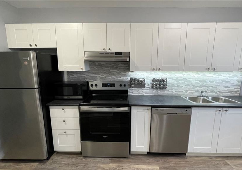 468-main-street-e-hamilton-ontario-40847798
