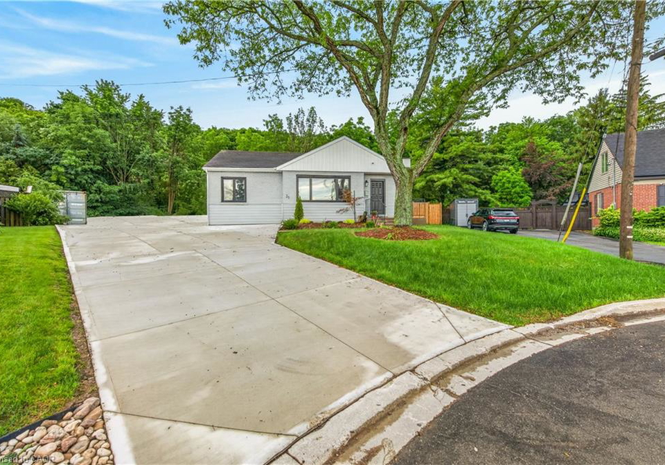 31-marion-place-stoney-creek-ontario-40847886