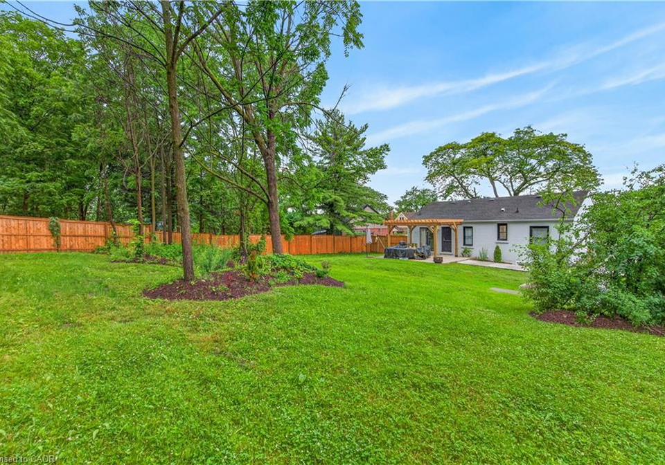 31-marion-place-stoney-creek-ontario-40847886