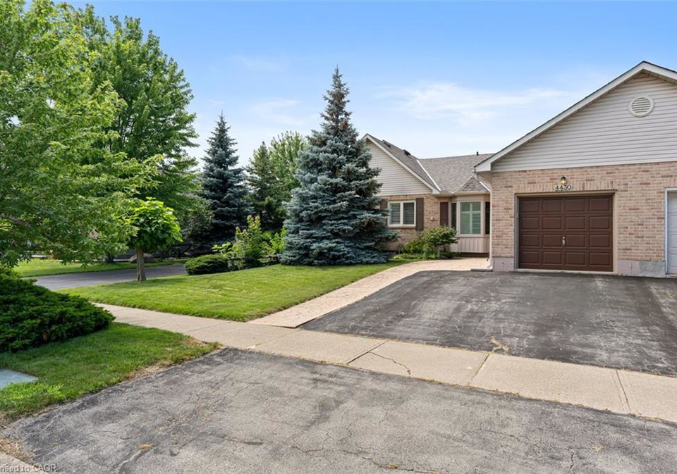 4430-michael-avenue-beamsville-ontario-40847952
