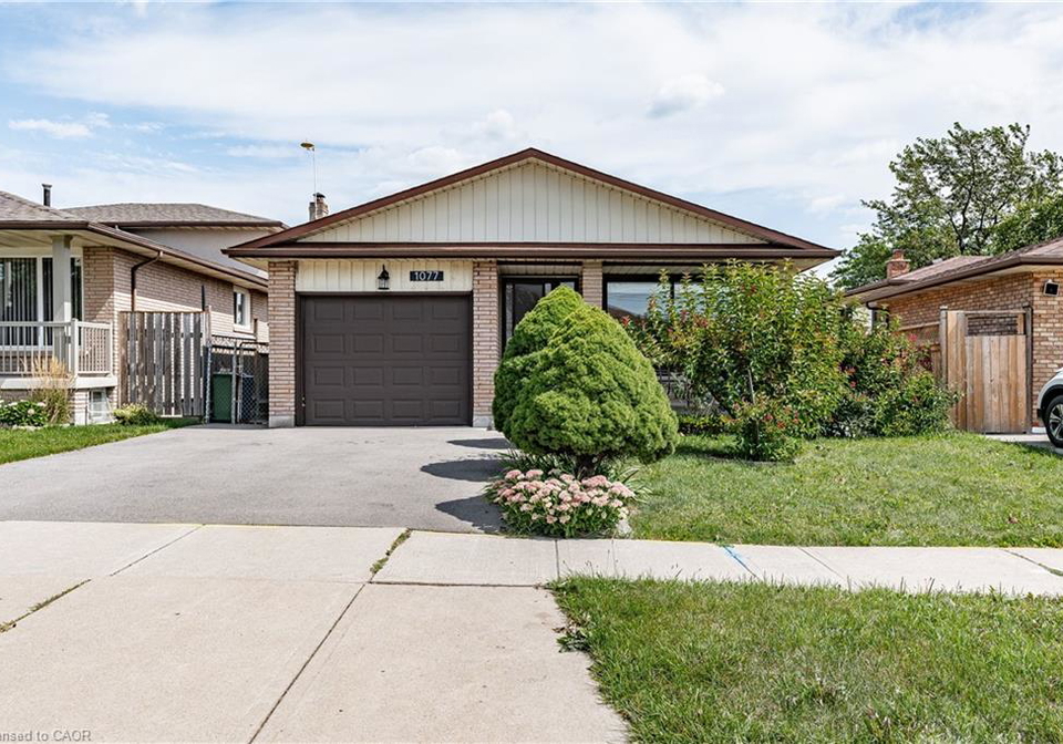 1077-upper-sherman-avenue-hamilton-ontario-40847969