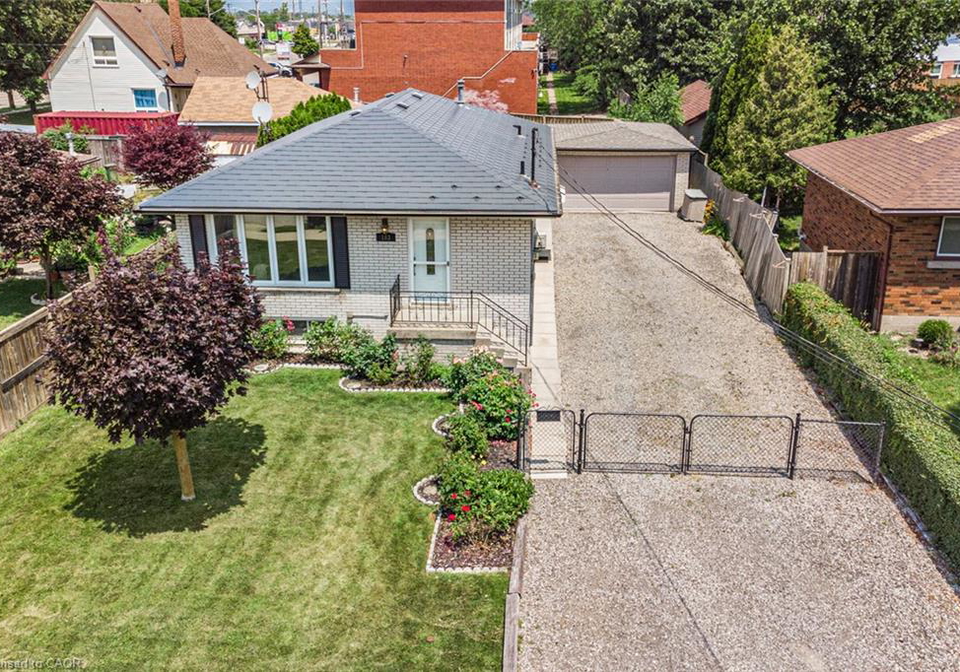 163-britannia-avenue-stoney-creek-ontario-40848060