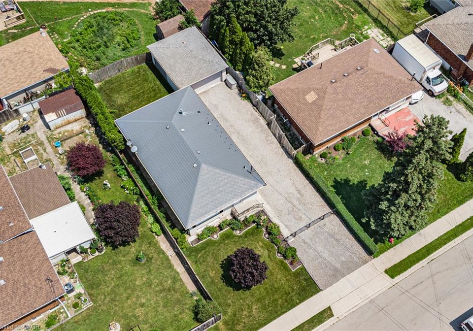 163-britannia-avenue-stoney-creek-ontario-40848060