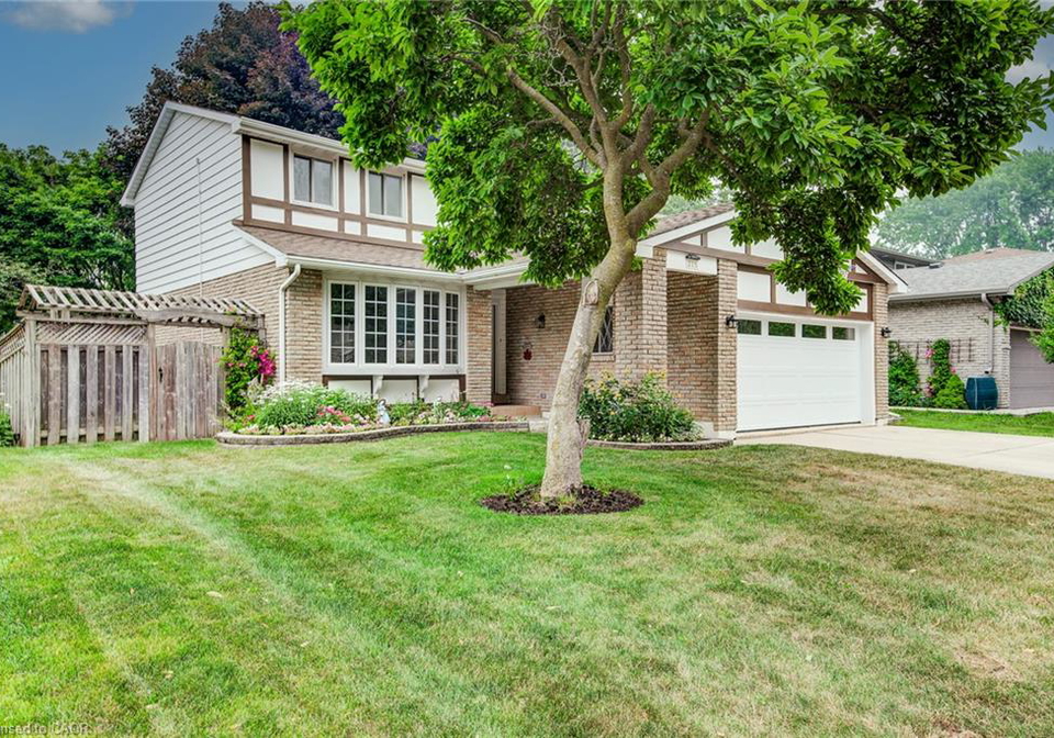 215-forestwood-drive-kitchener-ontario-40848070
