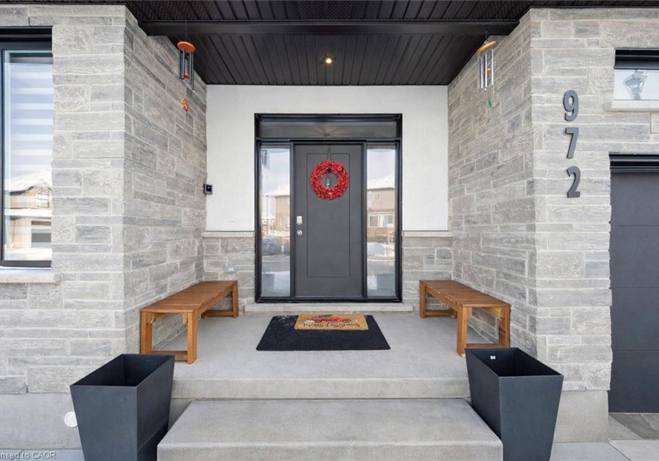 972-stonecliffe-walk-kitchener-ontario-40848074