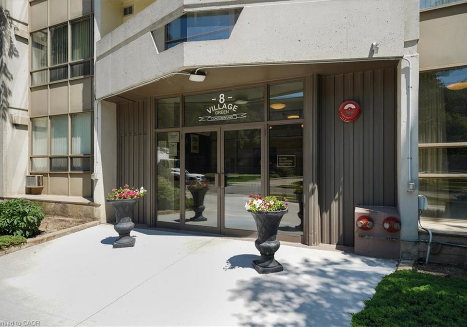 8-village-green-stoney-creek-ontario-40848109