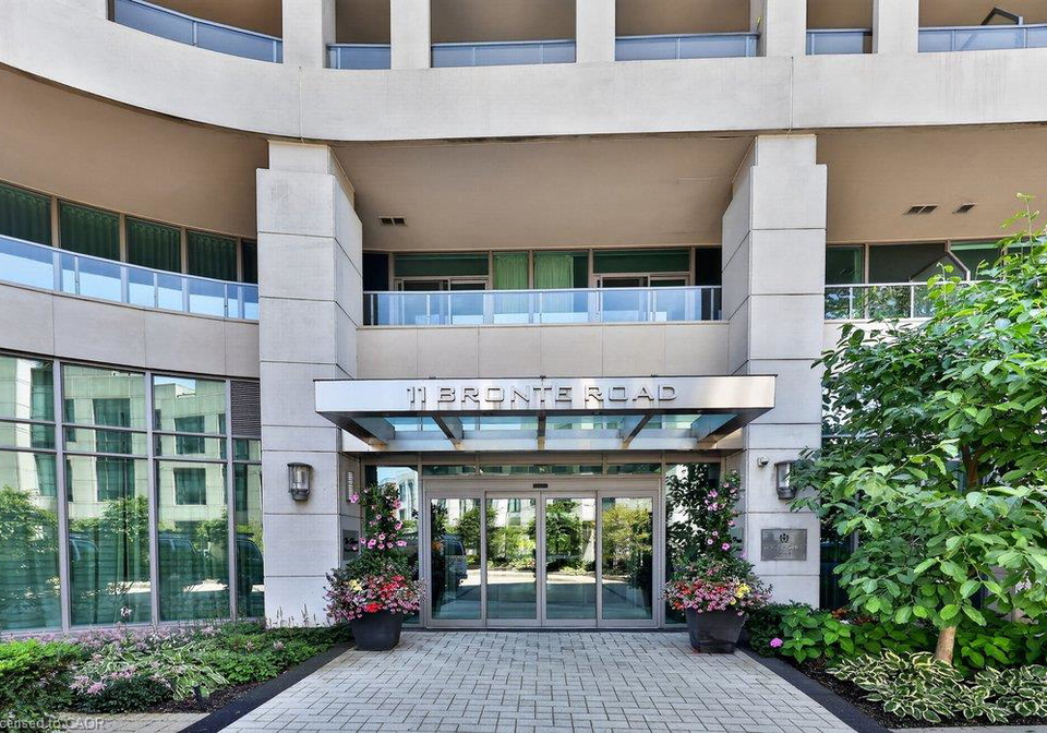 11-bronte-road-oakville-ontario-40848149