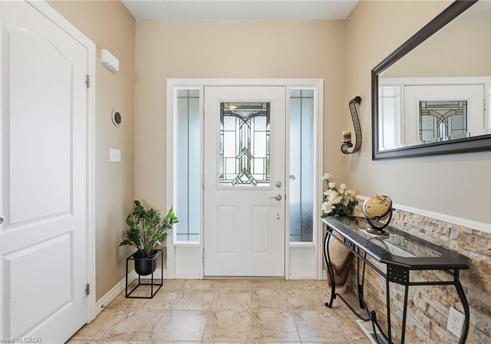 1332-baseline-road-stoney-creek-ontario-40848170