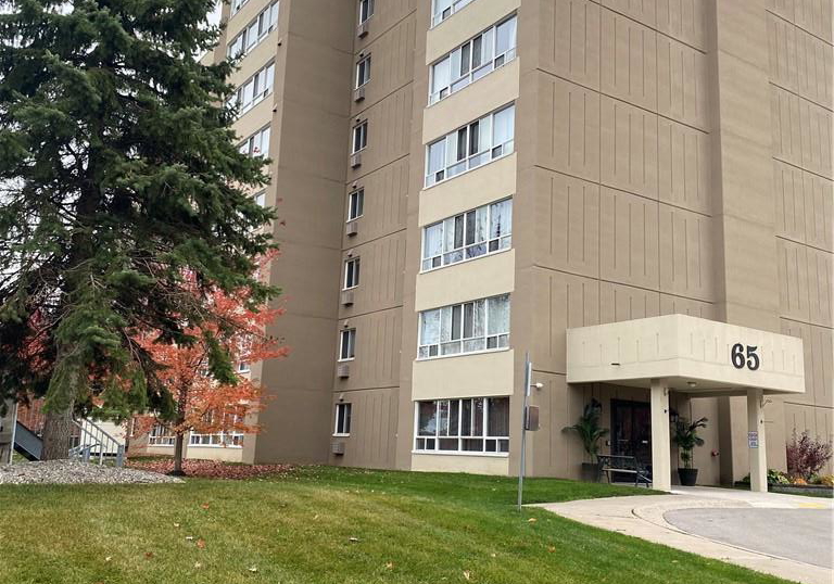 65-highland-crescent-kitchener-ontario-40848252