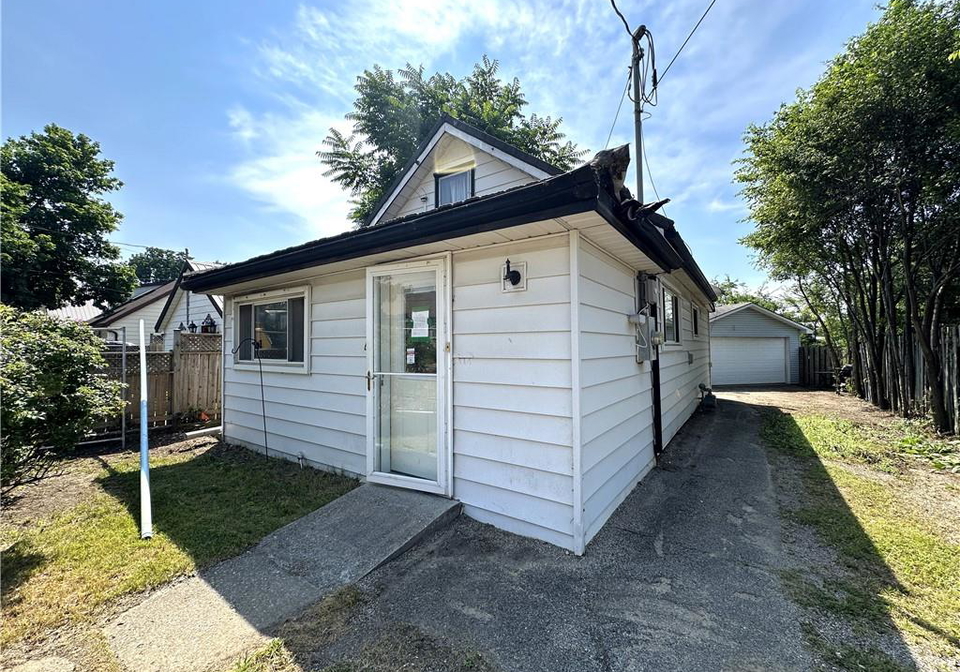 116-sovereen-street-delhi-ontario-40848457