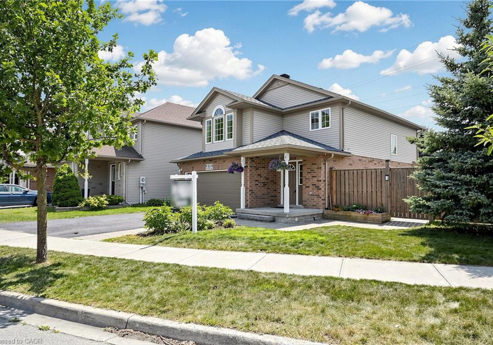 571-st-moritz-avenue-waterloo-ontario-40848460