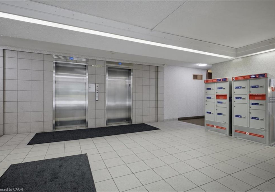 1968-main-street-w-hamilton-ontario-40848473