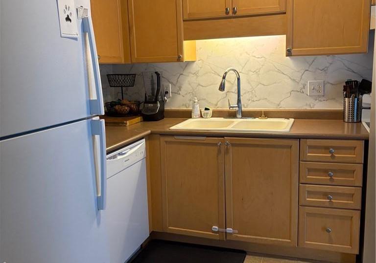 51-swift-crescent-guelph-ontario-40848475