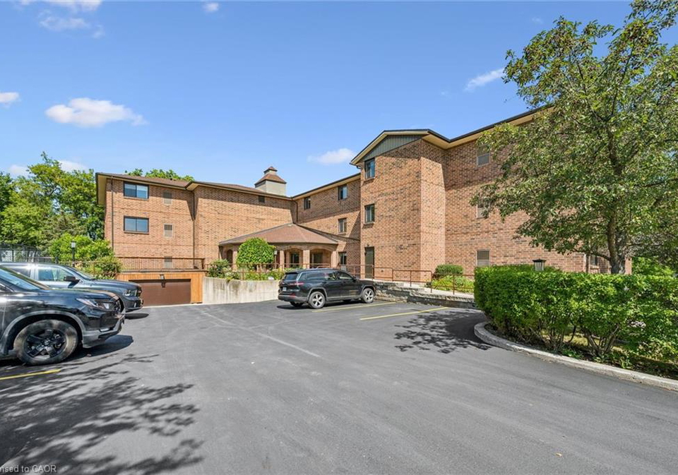 4-albert-street-cambridge-ontario-40848549