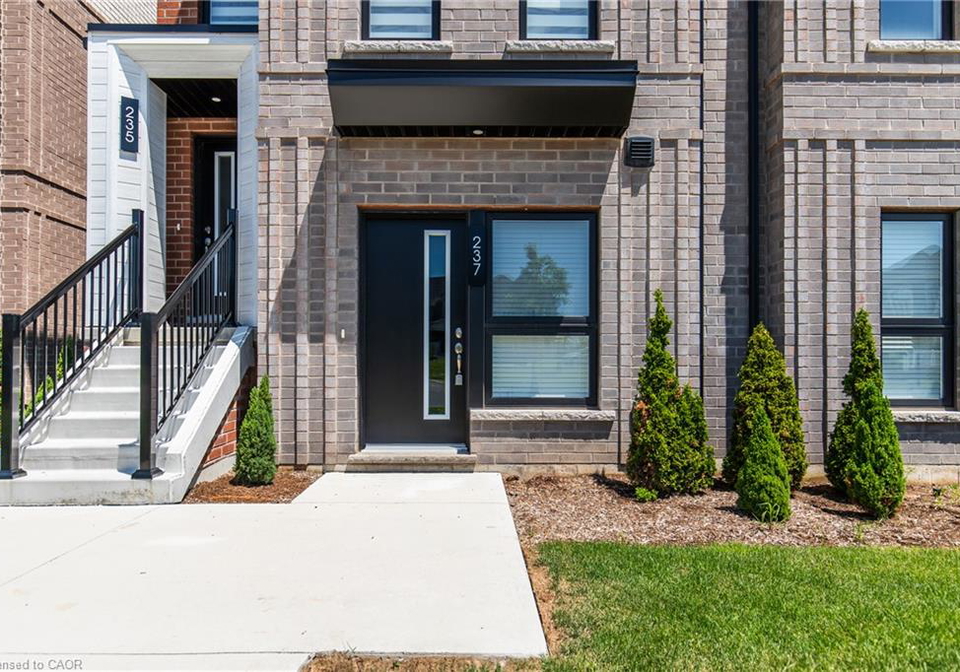 237-burke-street-waterdown-ontario-40848568
