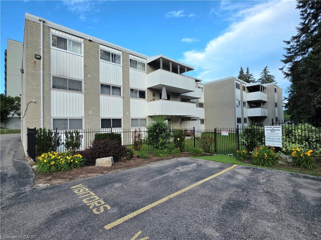 24-mooregate-crescent-kitchener-ontario-40848624