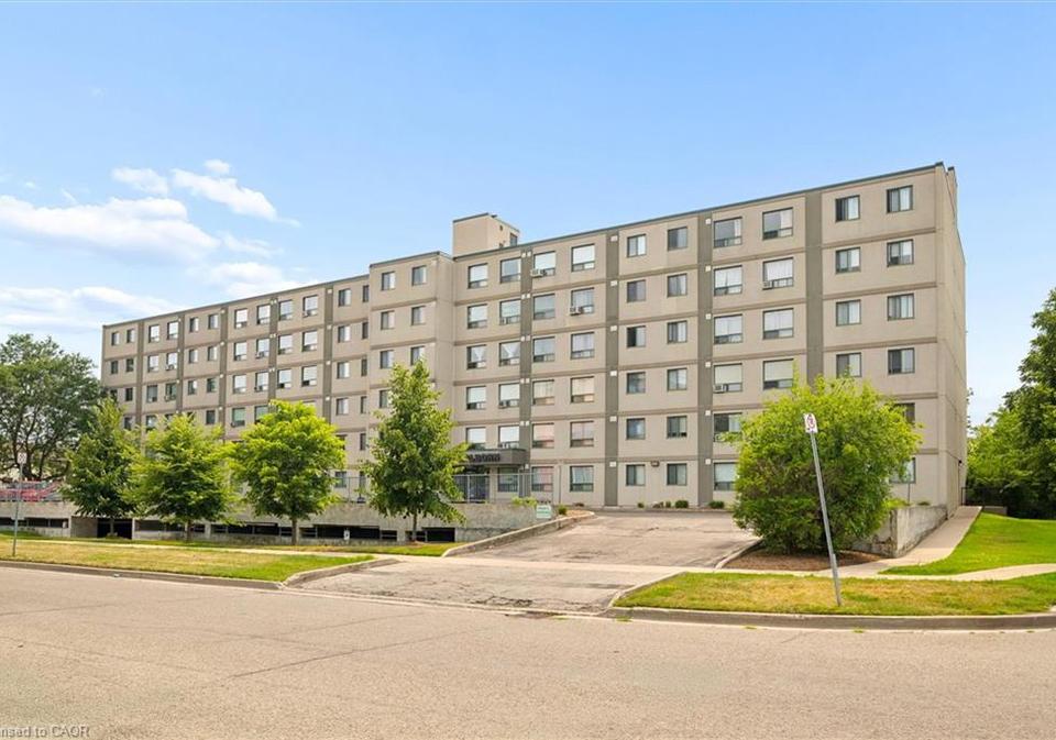 18-holborn-court-kitchener-ontario-40848661