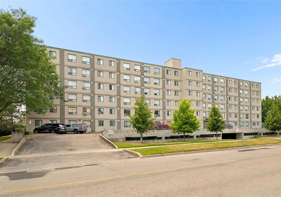 18-holborn-court-kitchener-ontario-40848661