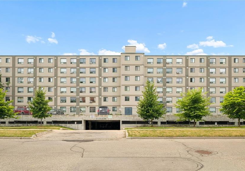 18-holborn-court-kitchener-ontario-40848661