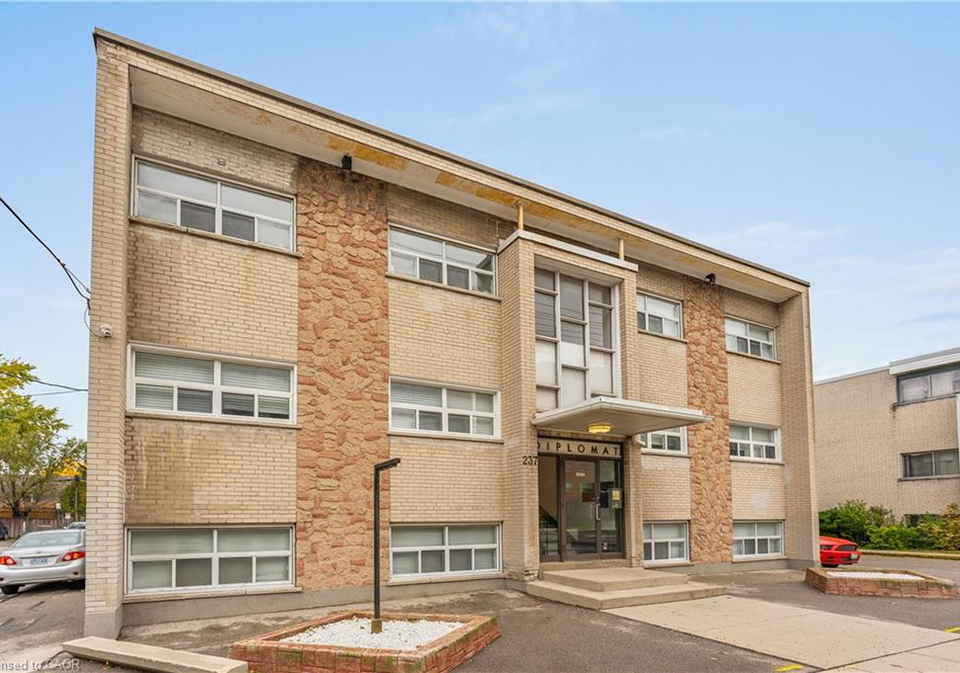 237-mohawk-road-e-hamilton-ontario-40848685