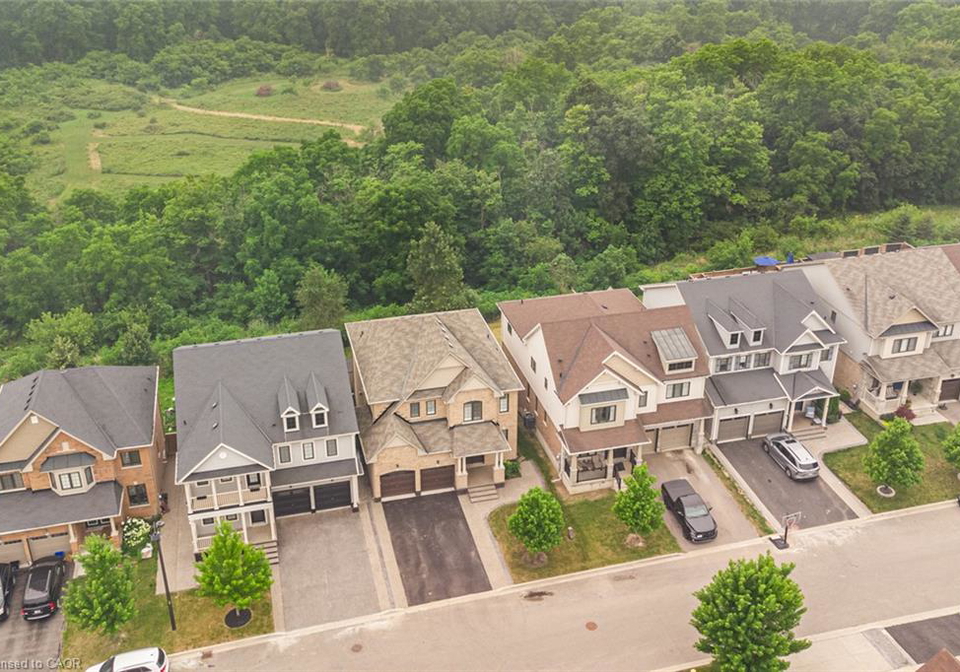 31-larry-crescent-caledonia-ontario-40848762