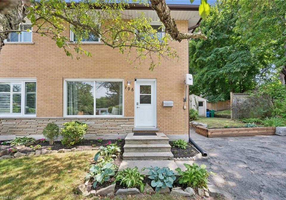 196-walker-street-cambridge-ontario-40848795