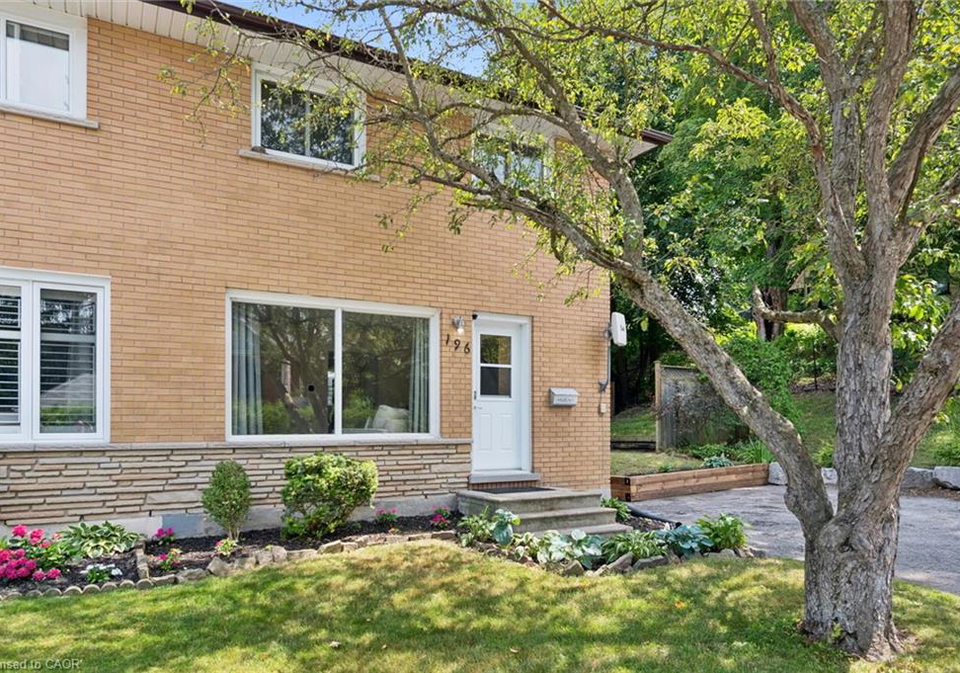 196-walker-street-cambridge-ontario-40848795