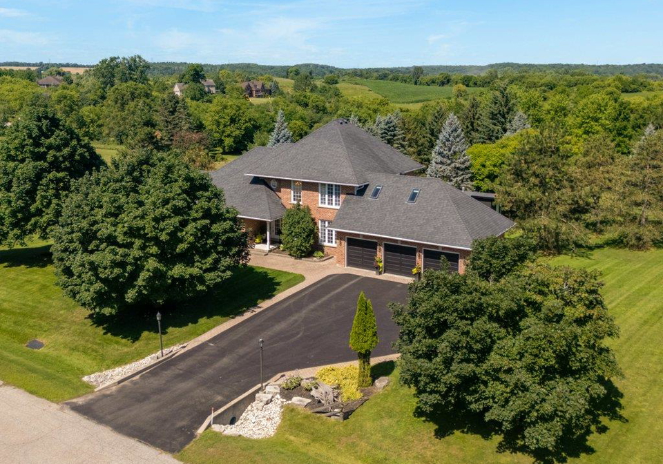 216-red-maple-court-north-dumfries-ontario-40848831