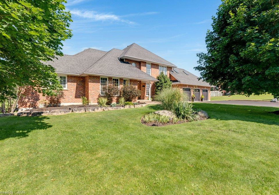216-red-maple-court-north-dumfries-ontario-40848831