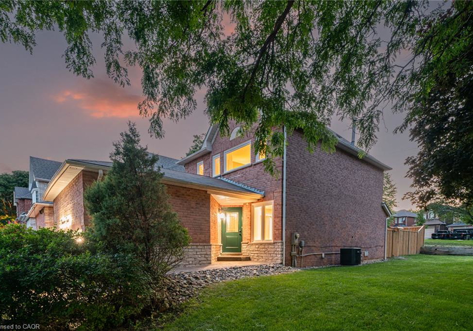 1190-windgrove-square-pickering-ontario-40848912