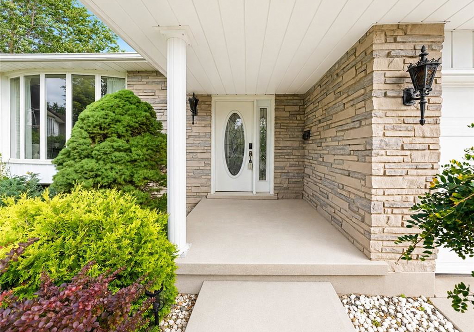 46-lombardy-court-kitchener-ontario-40848947