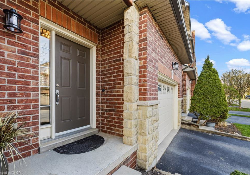 9-liddycoat-lane-ancaster-ontario-40848949